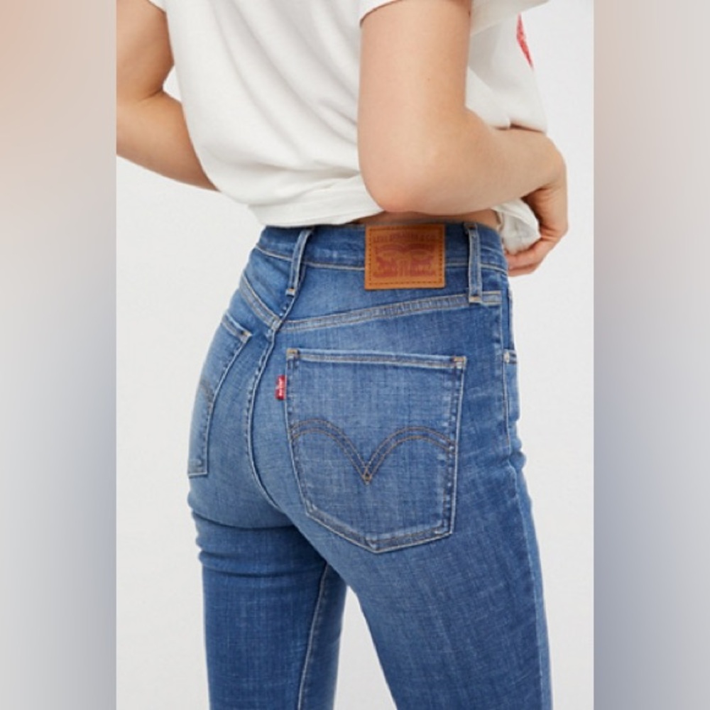 Levi’s Demi Curve Modern Rise Skinny Jean
